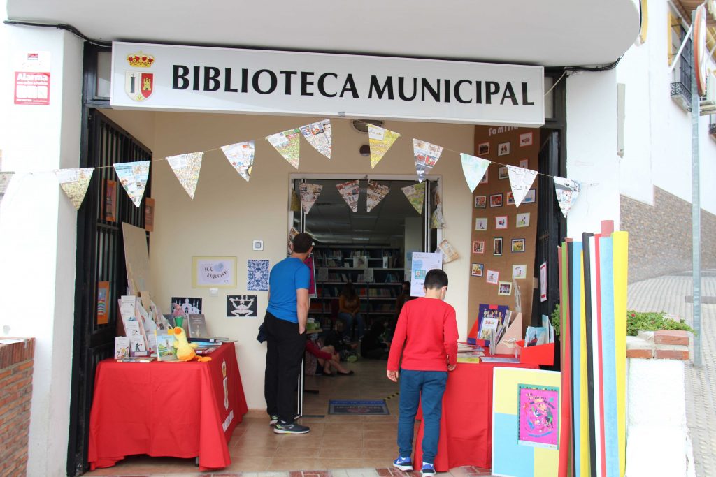 al-aire-libro-biblioteca-cartama-pueblo-080421-14r